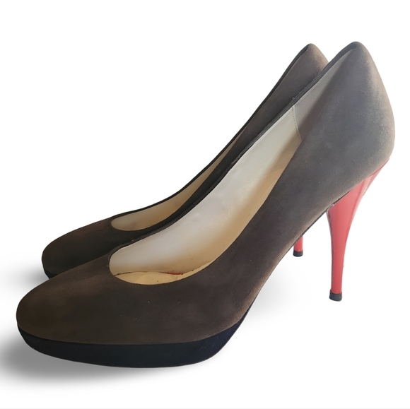 bettye muller Shoes - Elegant Brown And Navy Suede Pumps with Red Heel